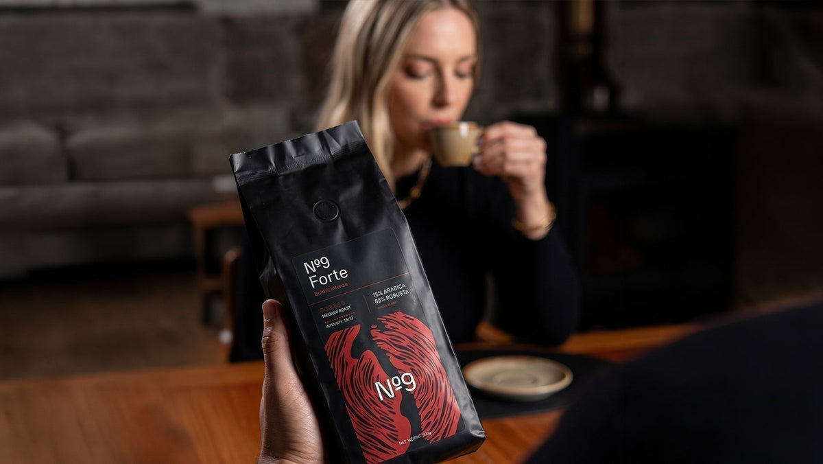 Forte: Močna Kava v Zrnju za Intenziven Espresso